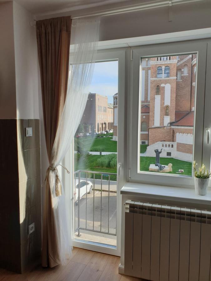 Apartman Guru 1 Segedyn Zewnętrze zdjęcie